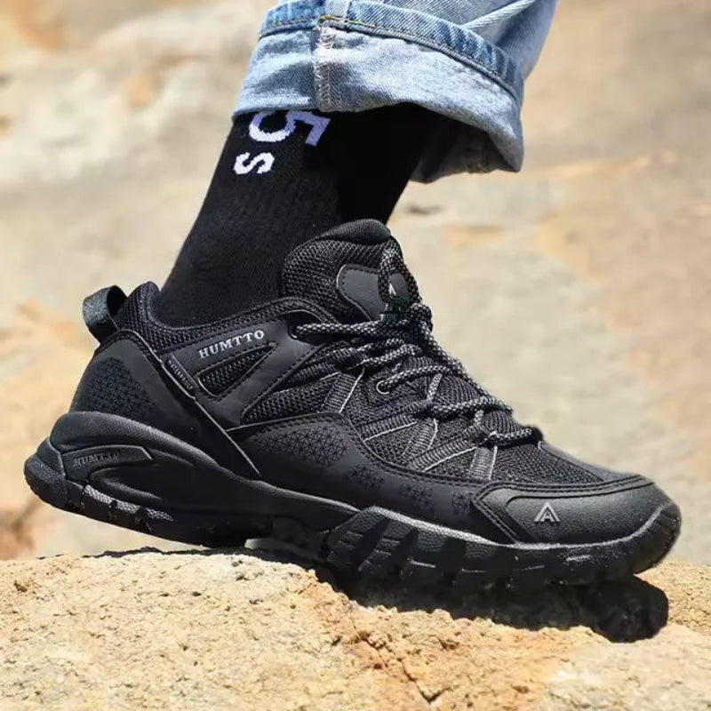 Chaussures de Randonnee Confortables et Antiderapantes - pour hommes noir1