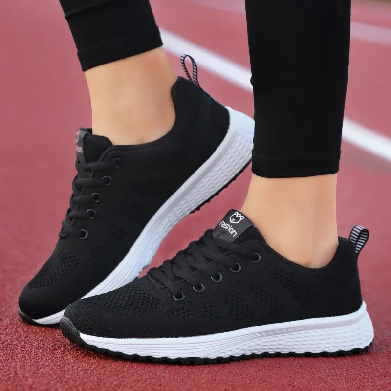 Ultra-light and comfortable sneakers