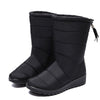 Lined and waterproof high winter boots